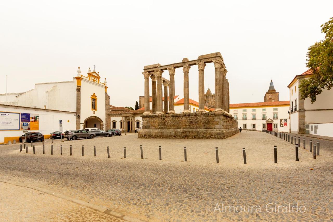 Almoura Giraldo Centro Historico Lägenhet Évora Exteriör bild