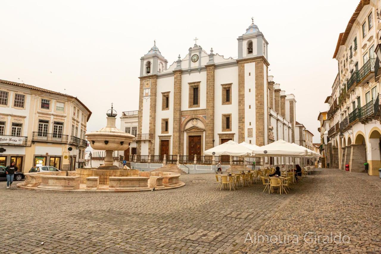 Almoura Giraldo Centro Historico Lägenhet Évora Exteriör bild